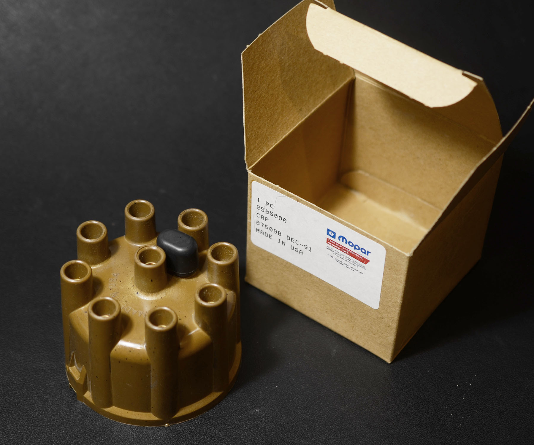 JENSEN CV8 & INTERCEPTOR MOPAR TAN DISTRIBUTOR CAP | ORIGINAL MOPAR | NOS
