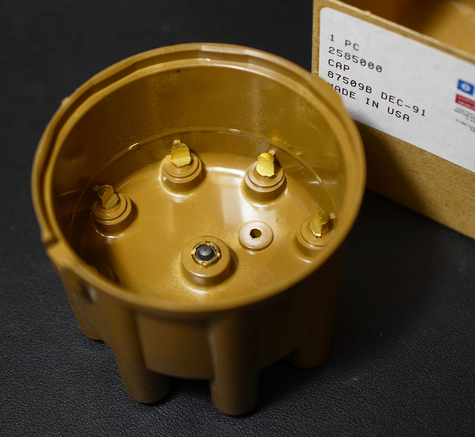 JENSEN CV8 & INTERCEPTOR MOPAR TAN DISTRIBUTOR CAP | ORIGINAL MOPAR | NOS